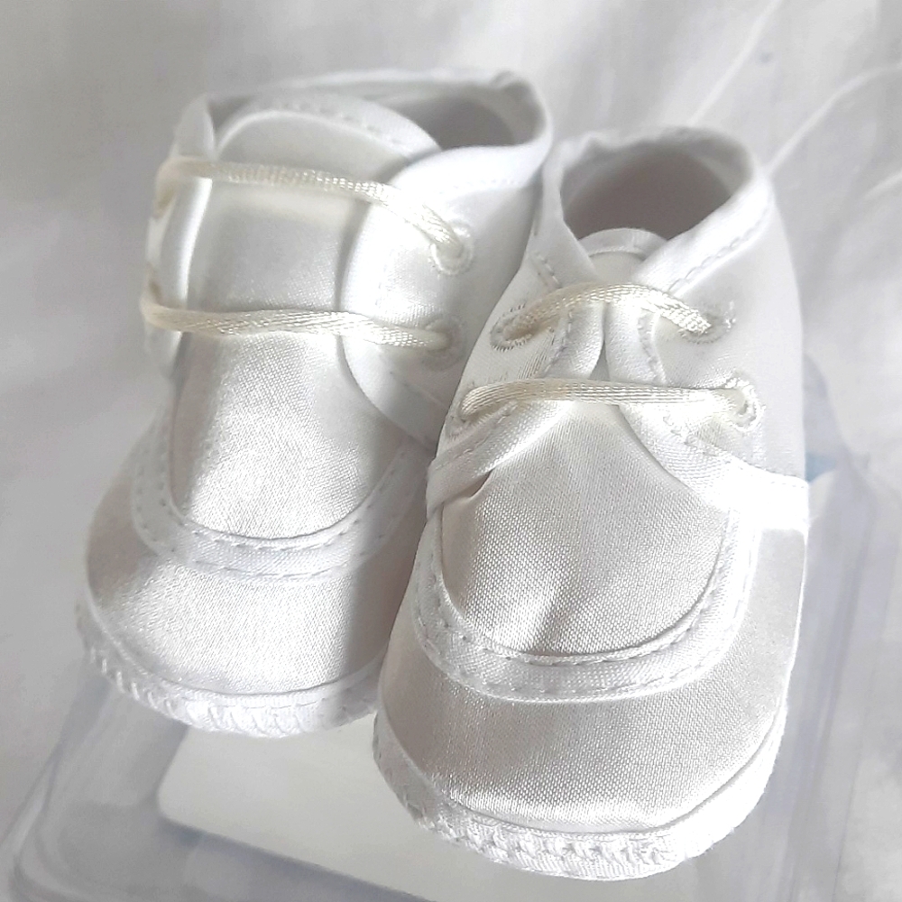 Wee Kids Baby Crib Shoes Crib Stage Newborn 0 to 3 Months White Chrisining NEW